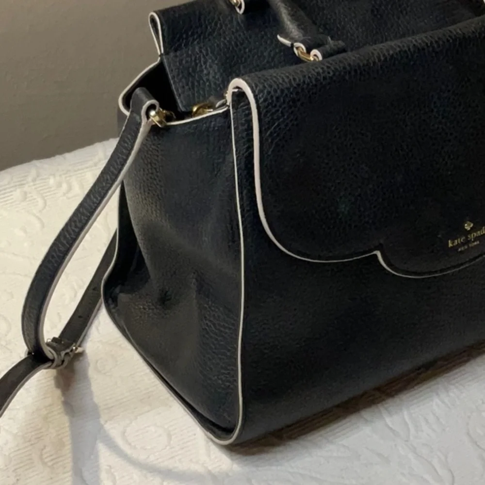 Kate Spade Black Pebbled Leather Satchel. Vintage. Crossbody Adjustable. Pockets